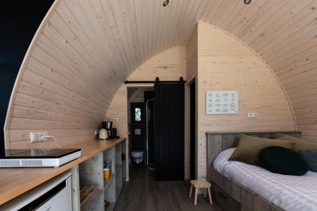 Pod Huisje Met Hottub Dokkum Exterior photo