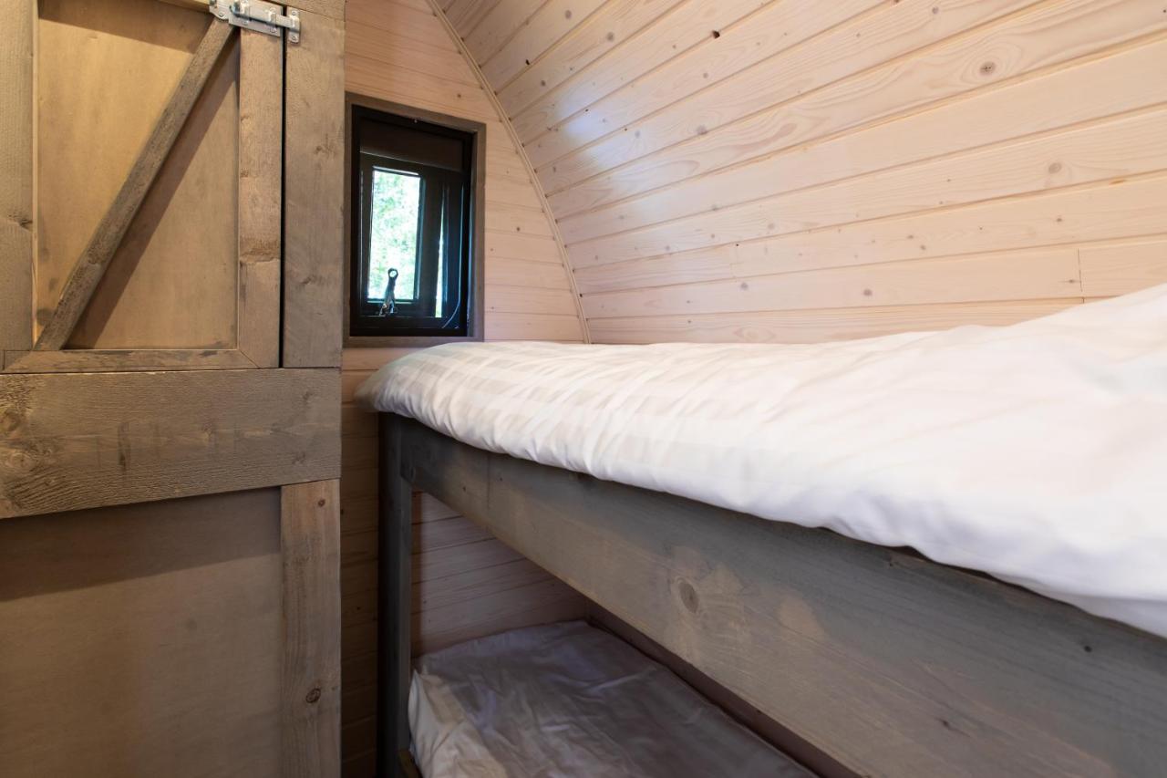 Pod Huisje Met Hottub Dokkum Exterior photo